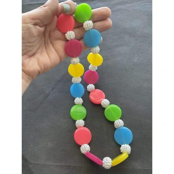 Vintage bright disc Multi Color resin bead necklace Estate Jewelry - Picture 5 of 6